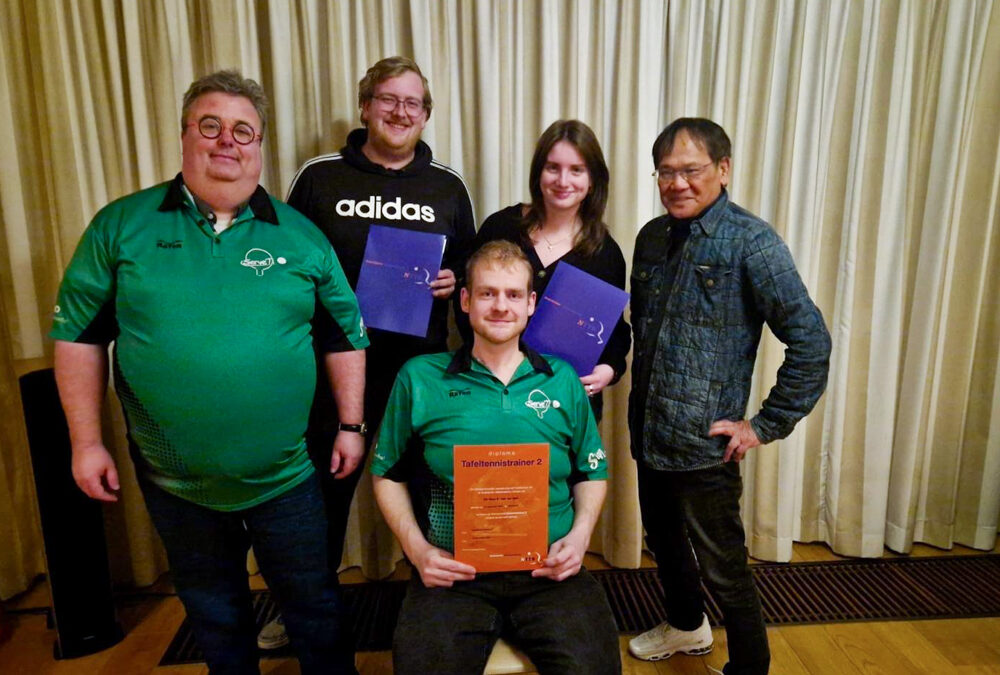 3 leden geslaagd voor tafeltennistrainer 2 diploma!